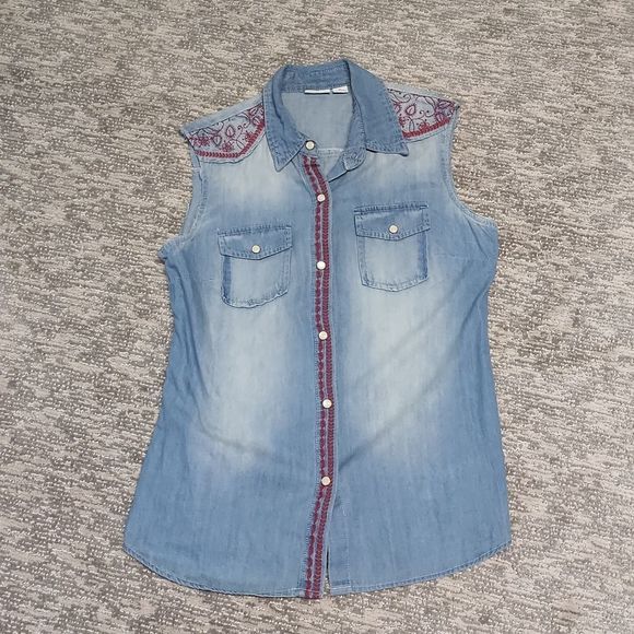 Cato brand denim cropped sleeve shirt - Picture 5 of 9